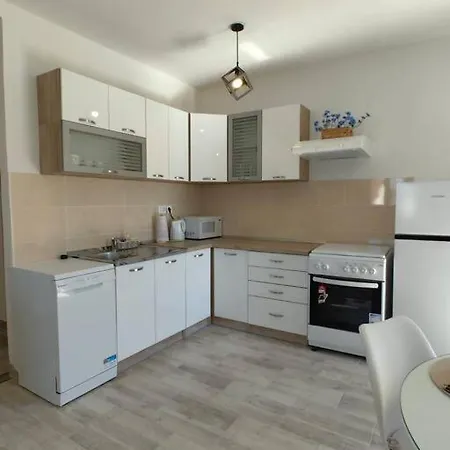 Marija, New 1bd With Free Parking